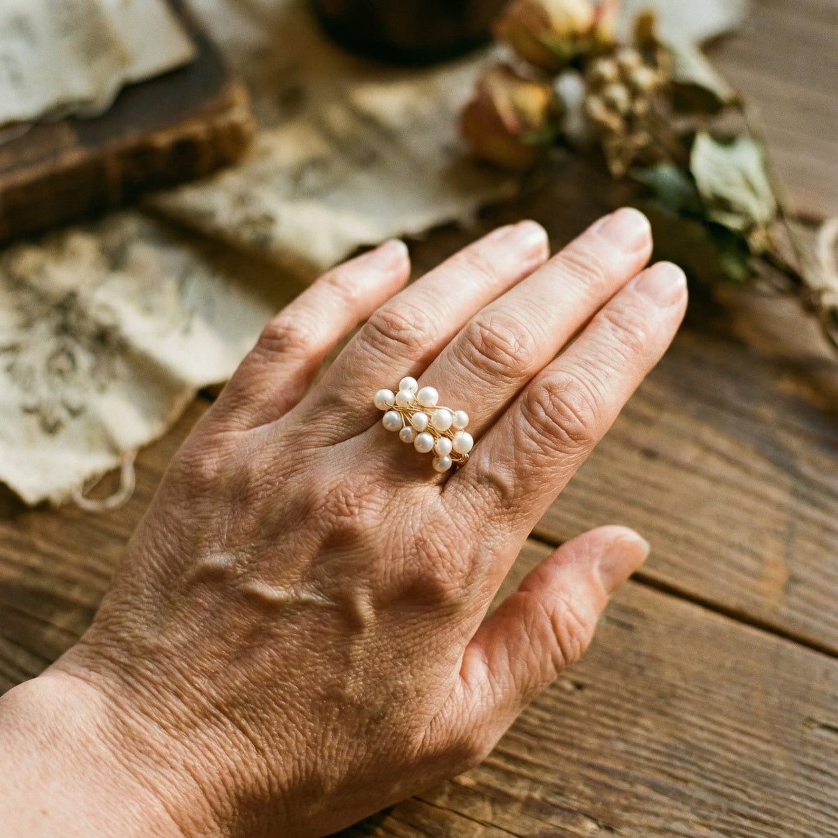 Bague vintage avec des perles Lumineuses | Or