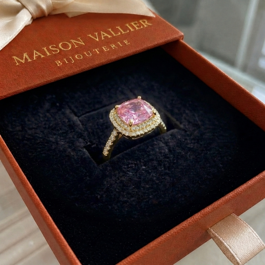 Bague en saphir rose en coussin | Or